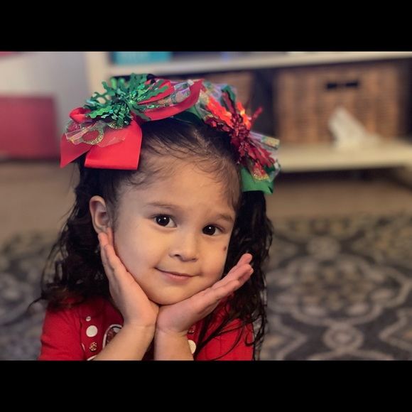🎄 5/$20 HAIR BOWS 🎄 - Picture 3 of 3